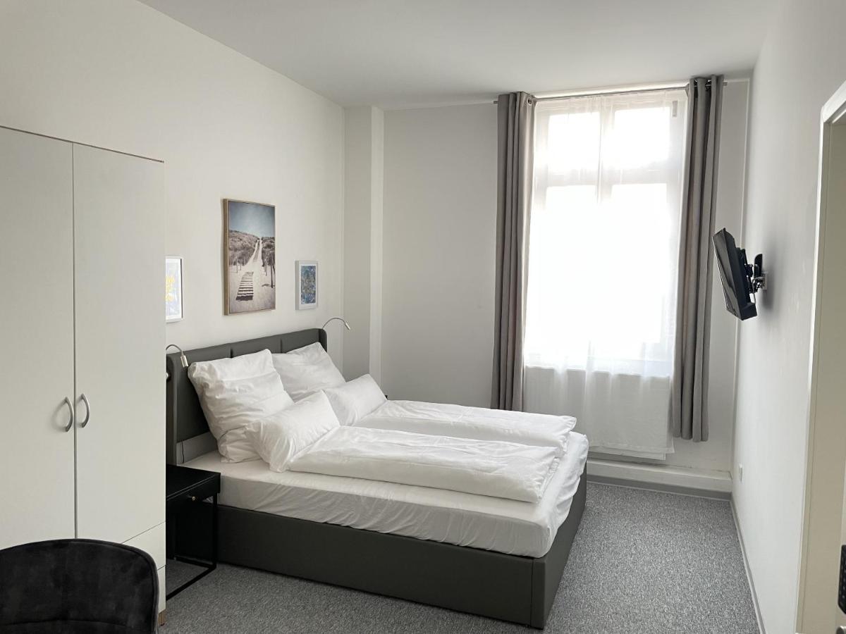 Hotel-Am-Bahnhof Stuttgart-Дитцинген Номер фото